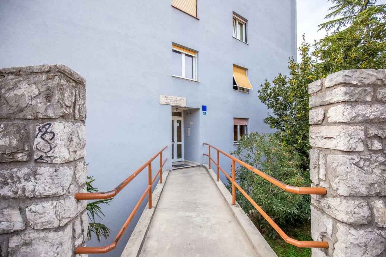 Apartment Nino Rijeka Exterior photo